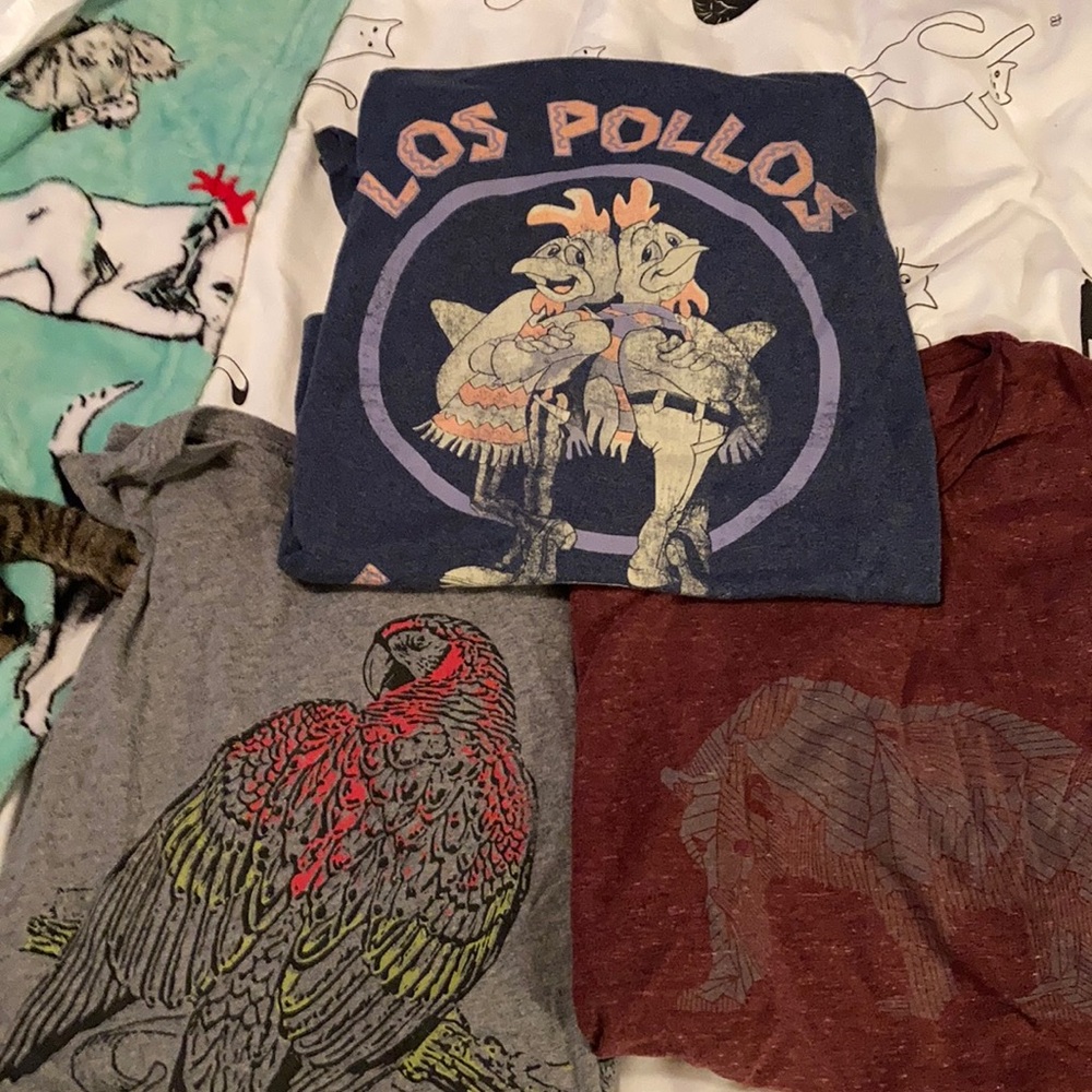 Men’s shirt bundle! Great deal on printed shirts!